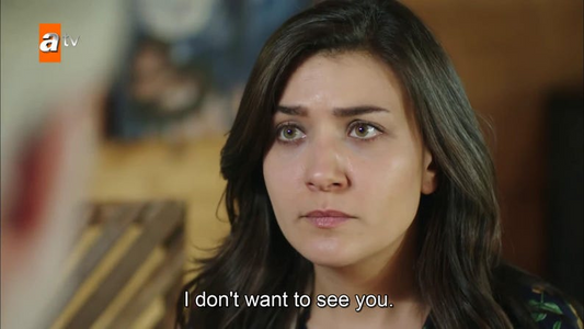 Kanatsız Kuşlar (Broken Wings / Wingless Birds) – Complete Turkish Drama Series (46 Episodes) | USB Flash Drive | Full HD 1080p + English, German, French, Italian, Spanish Subtitles | No Ads